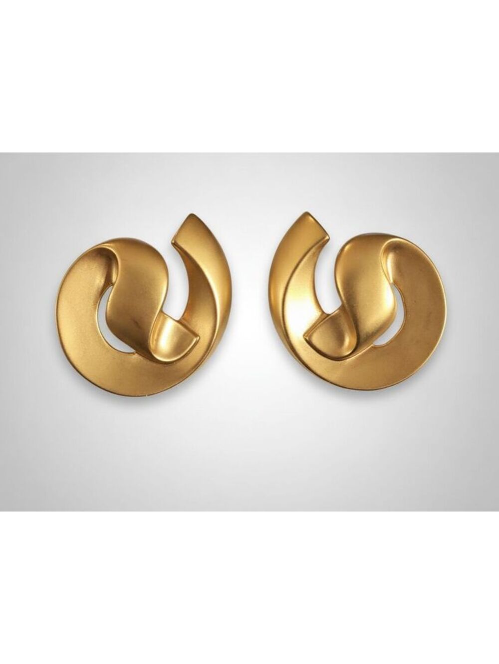 Vintage Pierced Earrings Large Gold-tone 1.5" Round Abstract Statement Gp-99